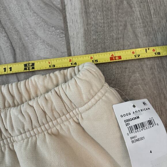 Good American Raw Hem Pull On Sweat Shorts Bone White Size 4 NWT - Picture 6 of 8